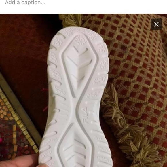 FILA SHOES SIZE ( 6y like adult 8 ) - Picture 3 of 5